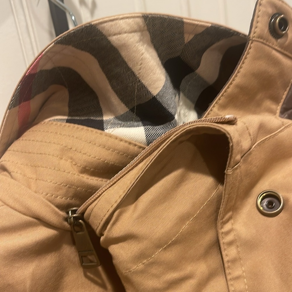 Burberry Tan Trench Coat with Brown Lining - Picture 7 of 14